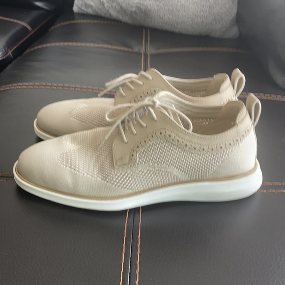 Express Oxfords size 9 - Picture 2 of 4